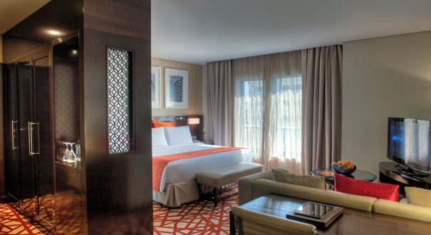 هتل کرون پلازا دبی (Crowne Plaza Dubai)