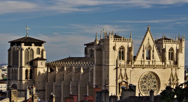 کلیسای جامع سنت جان باتیست ( Cathédrale Saint-Jean-Baptiste )