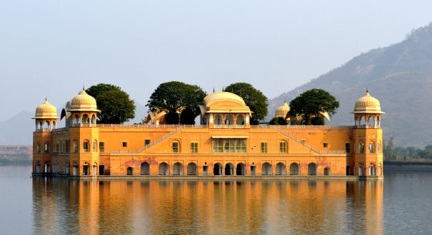 جال محل ( Jal Mahal )