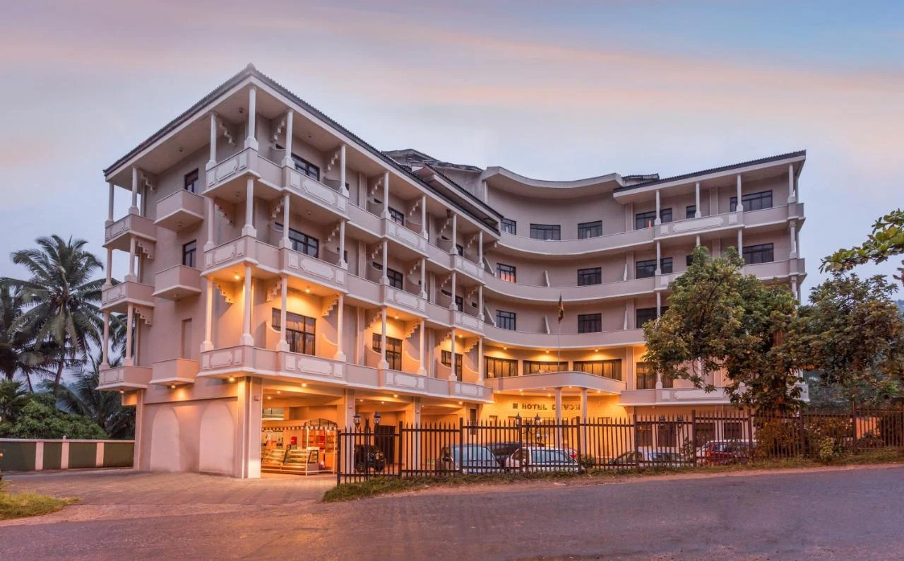 هتل دوان کندی (Devon Hotel)