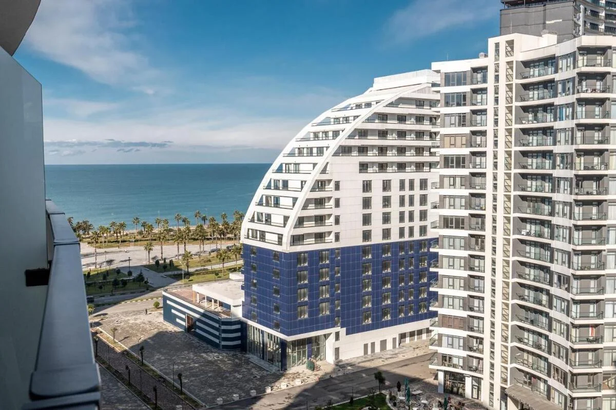 هتل وایت سیلز رزیدنتال باتومی (White Sails Residential Hotel)