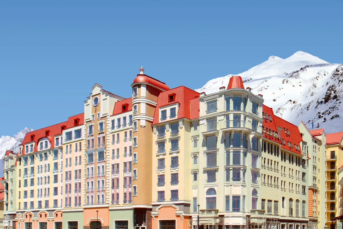 هتل گلدن تولیپ رزا خوتور (Golden Tulip Rosa Khutor Hotel)