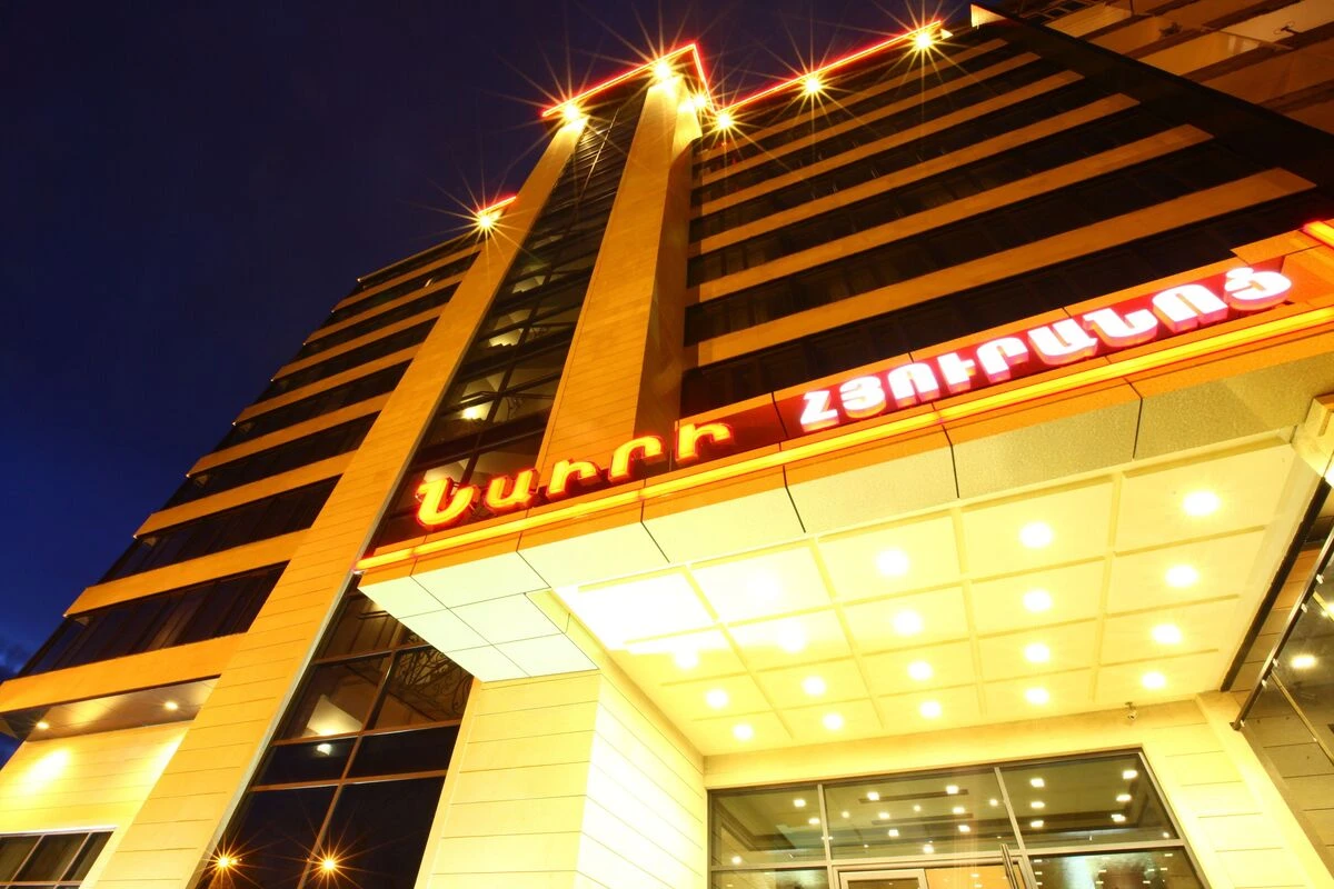 هتل نیو نایری ایروان (New Nairi Hotel)