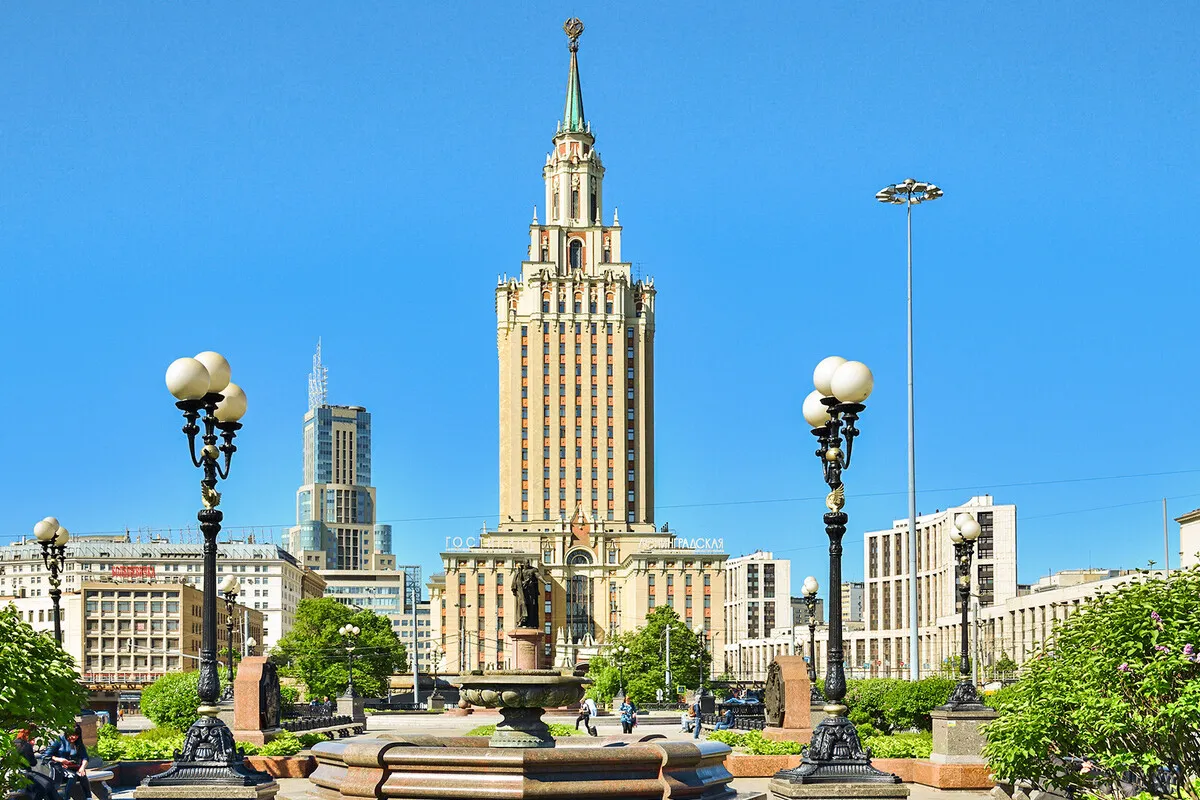 هتل هیلتون مسکو لنینگراد اسکایا (Hilton Moscow Leningradskaya)