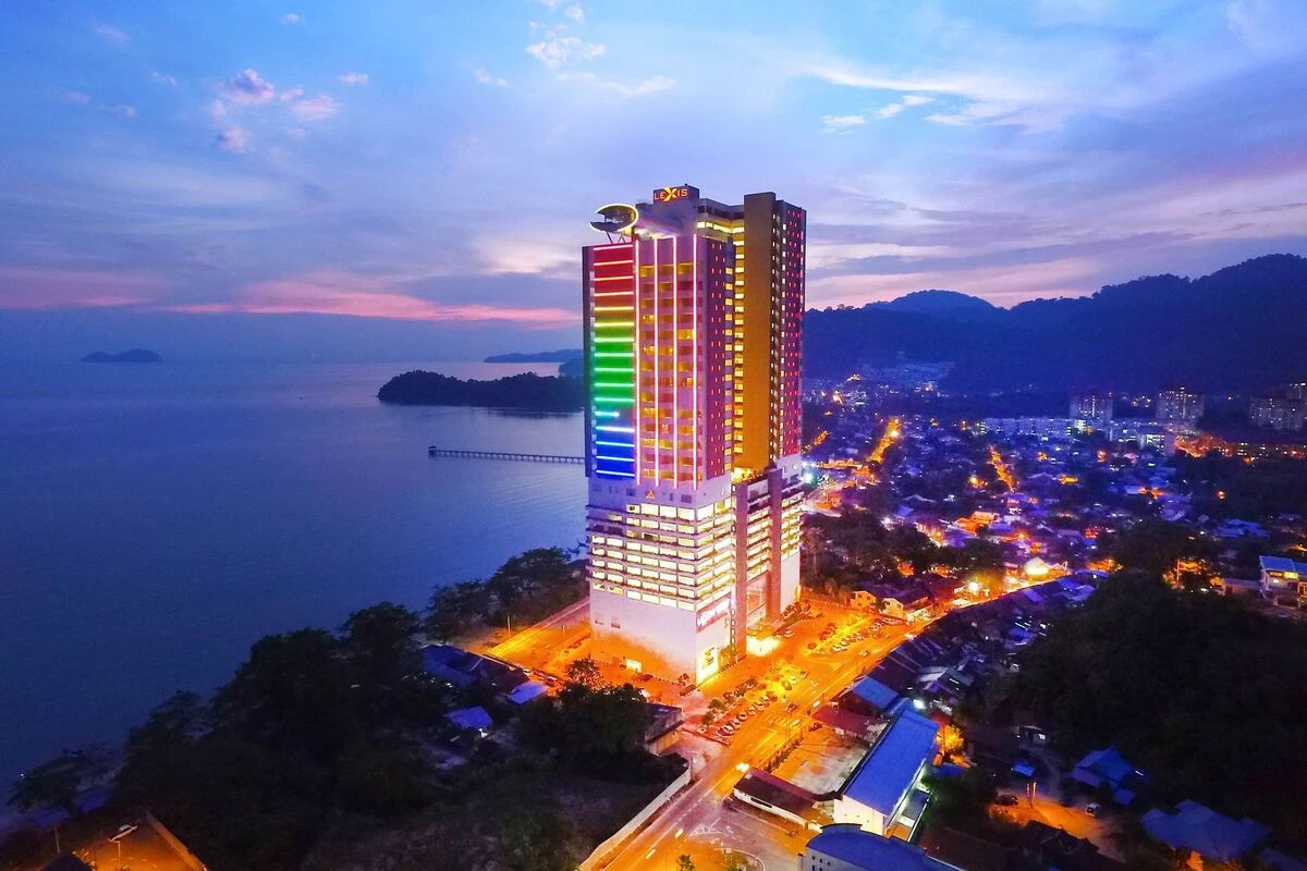 هتل لکسیس سوییتز پنانگ (Lexis Suites Penang)